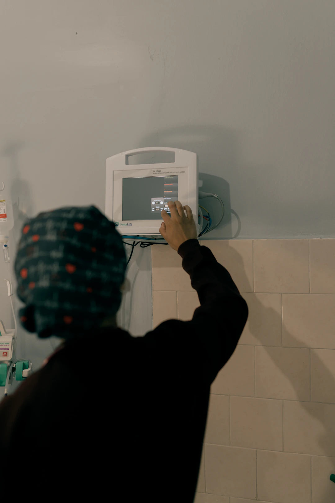 Essential Care Patient Monitoring Post Suture Placement