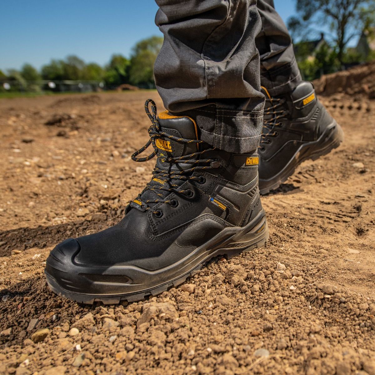 DeWalt Steelforge Black Non-Metallic Waterproof Safety Boot S7S — view 8